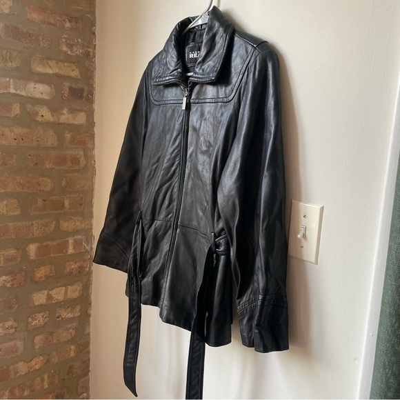 Kenneth Cole Vintage Black 100% Geniune Leather Jacket for Women size small - Picture 2 of 8